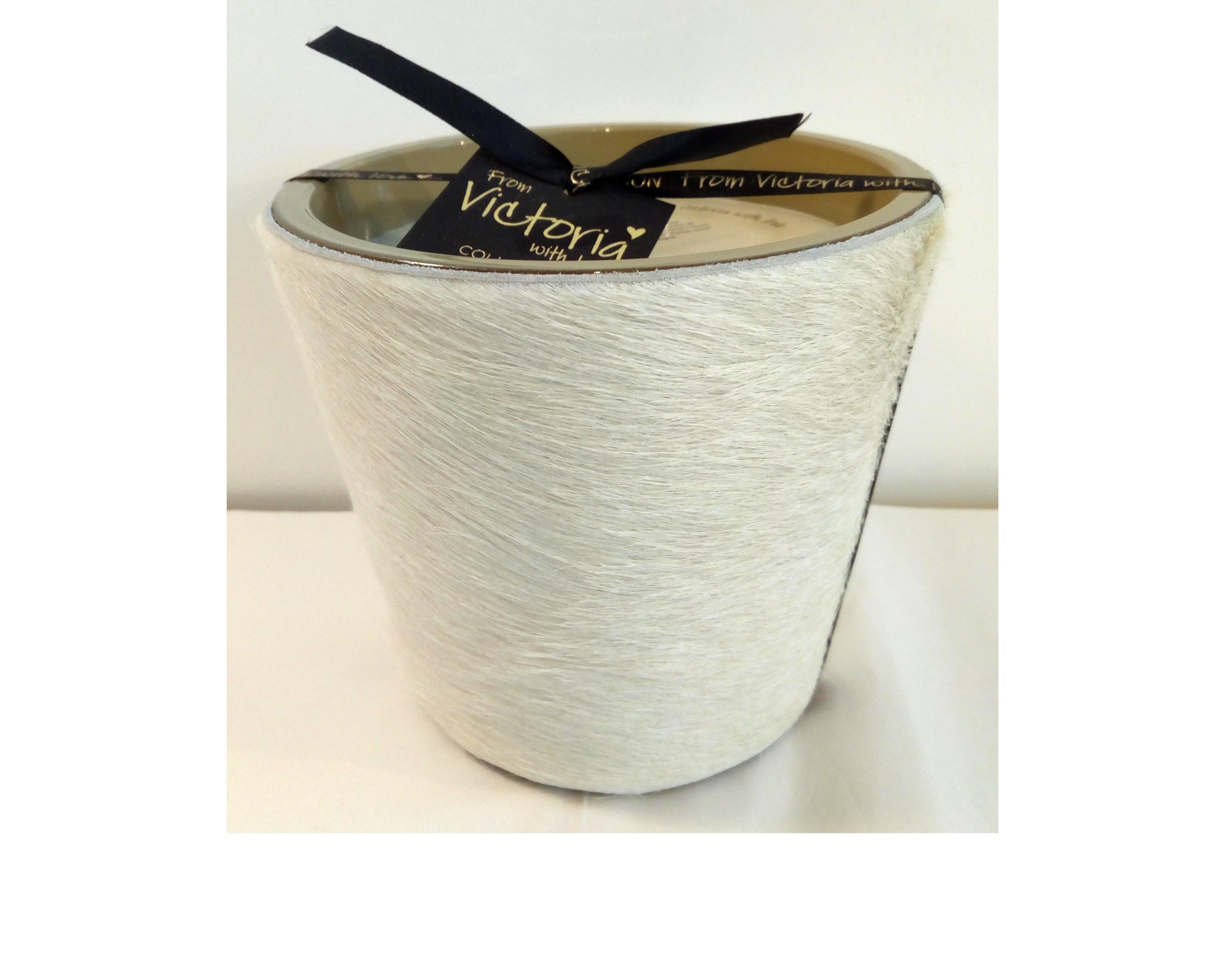 VICTORIA KAARS COW OFF WHITE M