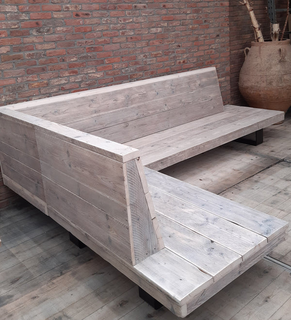 STEIGERHOUTEN HOEKLOUNGEBANK FANCY MET ZWARTE STRIPPOTEN EN BIJZETBANK MET LEUNING