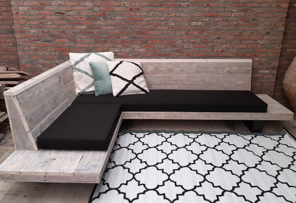 STEIGERHOUTEN HOEKLOUNGEBANK FANCY MET ZWARTE STRIPPOTEN EN BIJZETBANK MET LEUNING