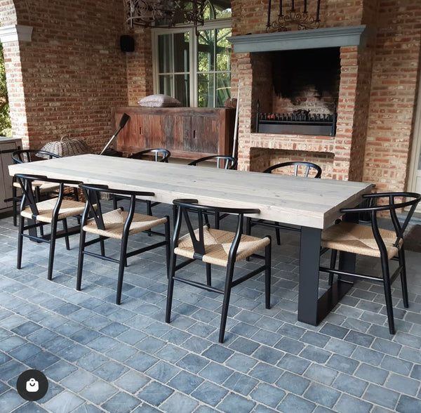 WISHBONE TUINSTOEL ZWART TEAK - IN & OUTDOOR USE