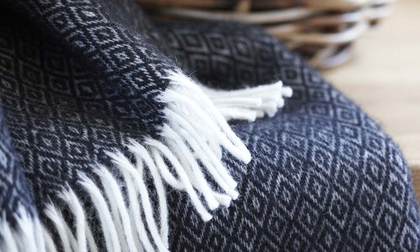 Klippan plaid wol Stella - Dark Grey - Deken