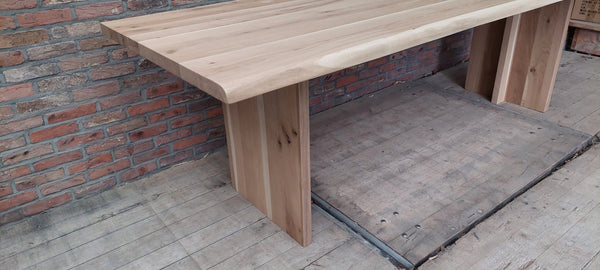 Eiken tafel met massief eiken poten - 240cm