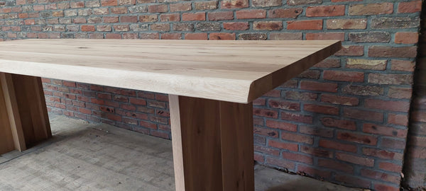 Eiken tafel met massief eiken poten - 240cm